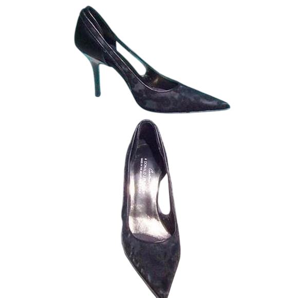 Donald Pliner Black Embroidered Satin Silk Cut Outs Shoe Sleek Pump NWT $300 - Picture 3 of 3